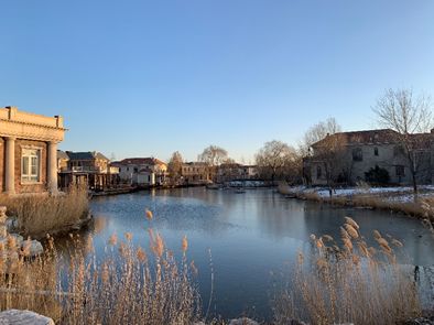 买湖景大平层还是别墅,1000万能买到大平层吗