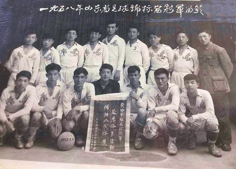 往事丨清白踢球善良做人——深切怀念老师、大哥杨昌先生