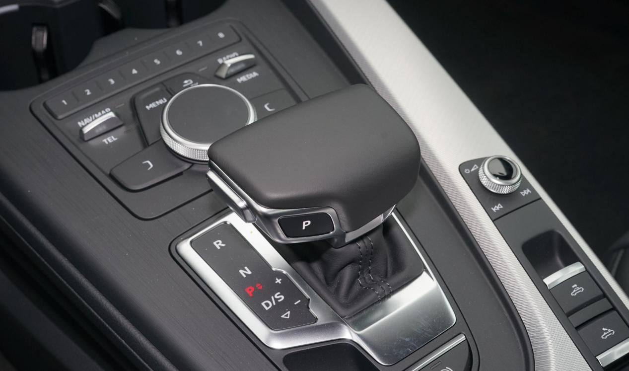 奥迪敞篷车a5多少钱,奥迪a5给你不一样的轿跑之美