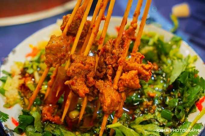 成都本地人去的最好吃的美食,中国姑娘吃成都美食