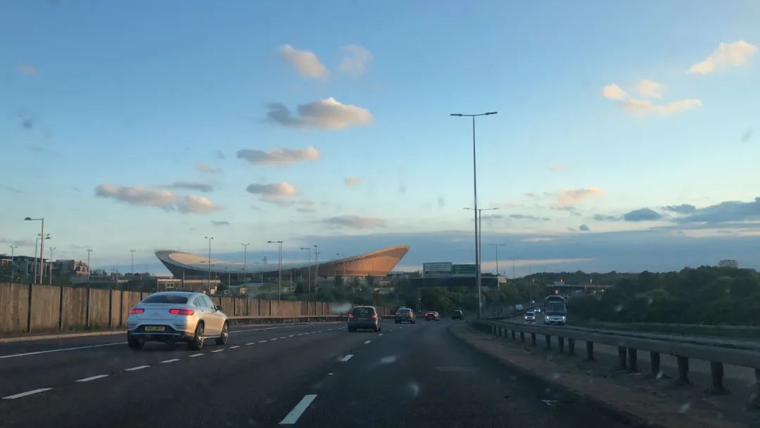 在英国开车自驾游,英国自驾游20000够吗