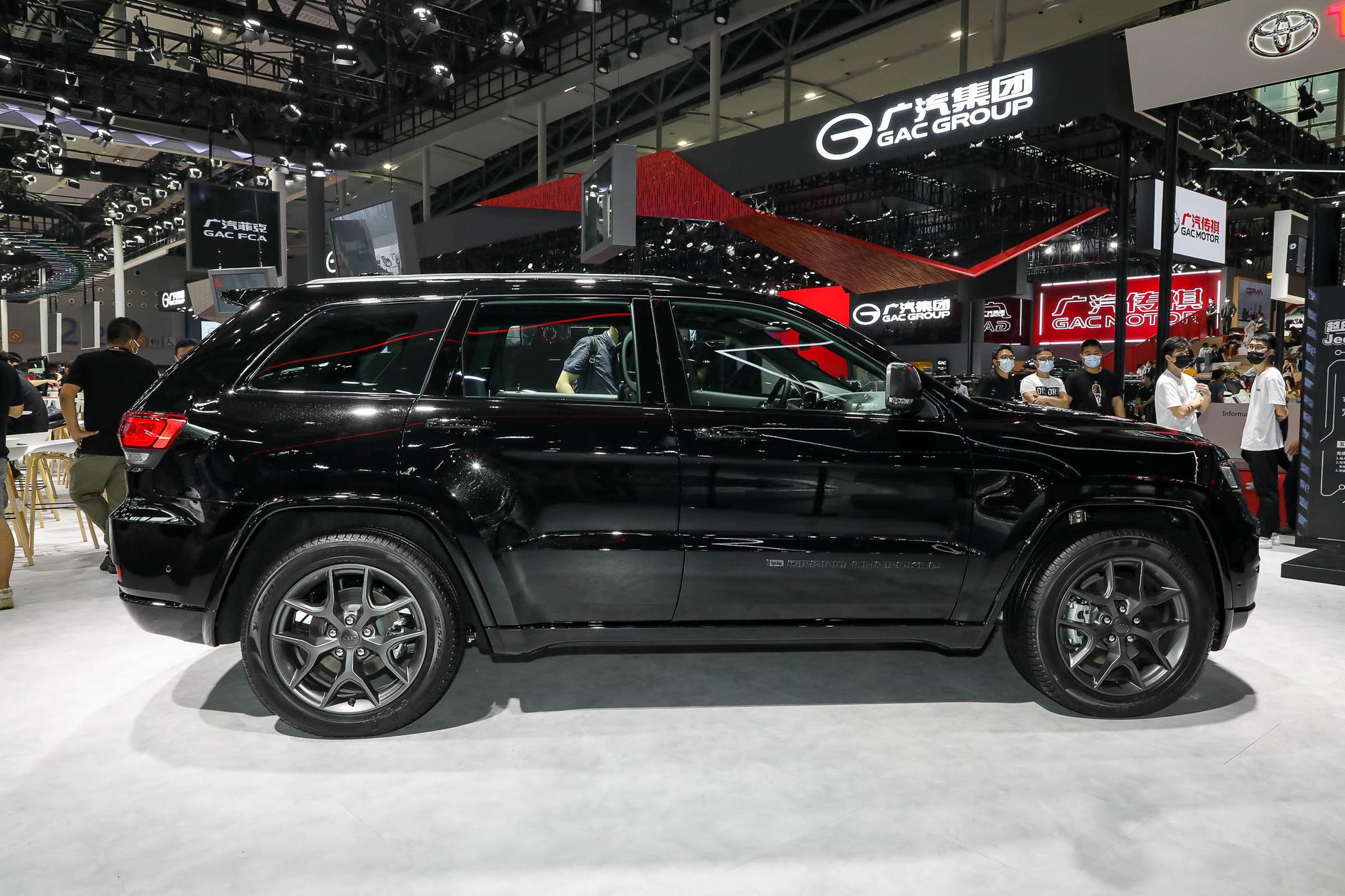 老车jeep大切诺基值得入手吗,jeep大切诺基是四驱吗