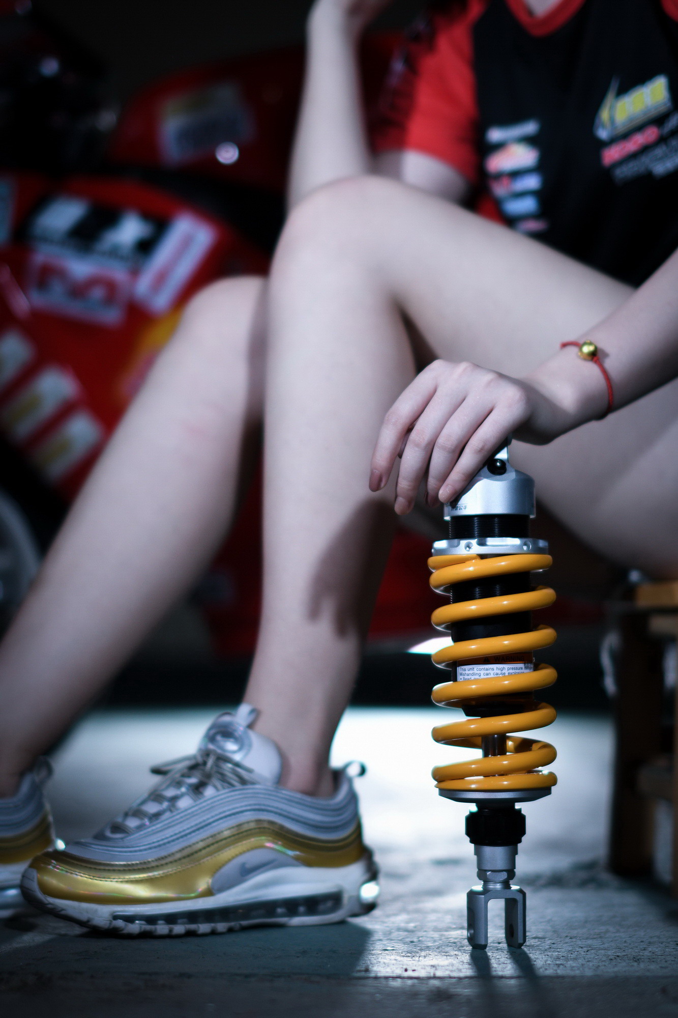 提高了稳定性与舒适度！野蛮公牛HPS前叉、XPS后减震