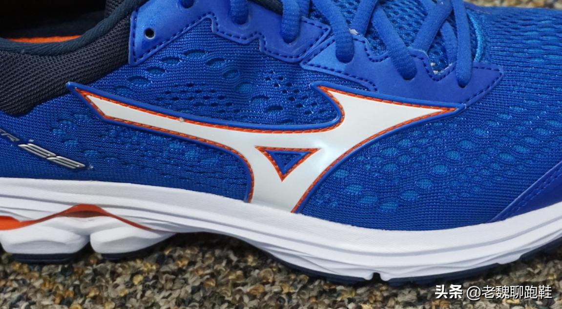 跑鞋排行榜第一名鸿星尔克,冷门跑鞋品牌鸿星尔克