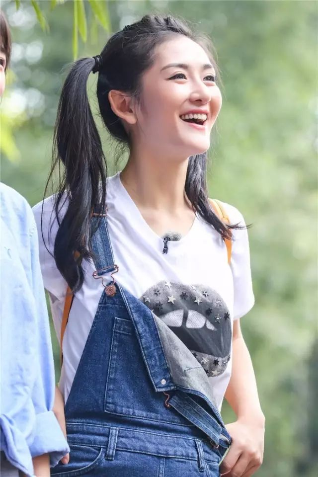 丸子头不好看视频展示,丸子头真的绝了蓬松又可爱