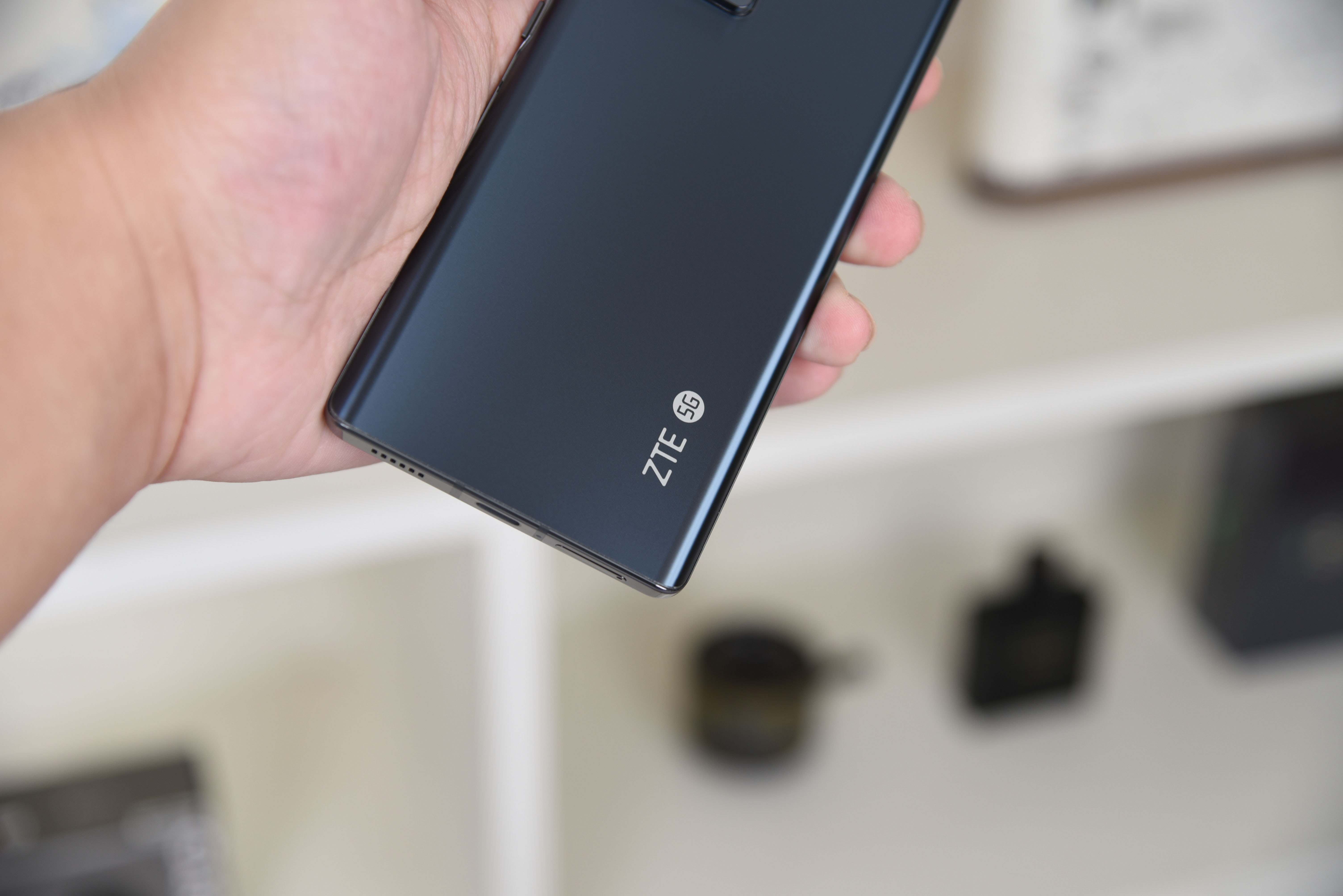 中兴axon30pro测评小白测评,中兴axon30ultra三千新机能入手吗