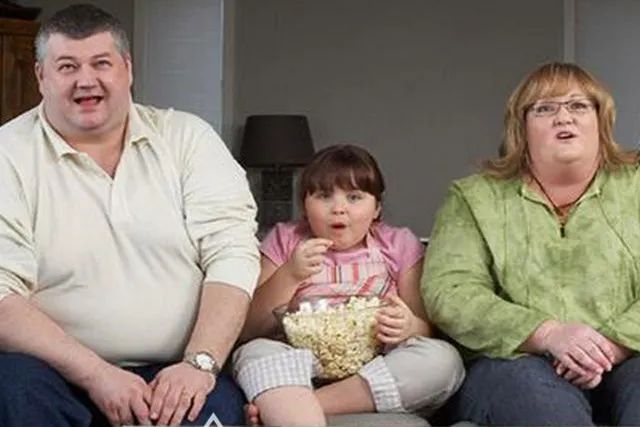 姚明女儿身高和同龄孩子比较,揭秘姚明女儿时身高增长的秘密