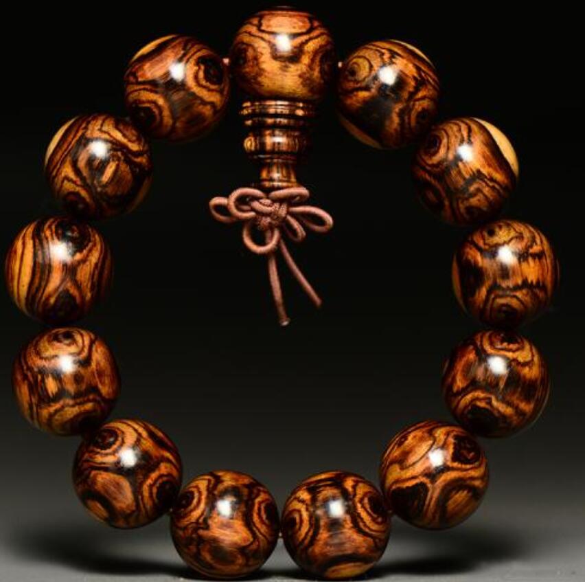 沉香木手串和黄花梨手串的区别,沉香木黄花梨小叶紫檀手串哪个好