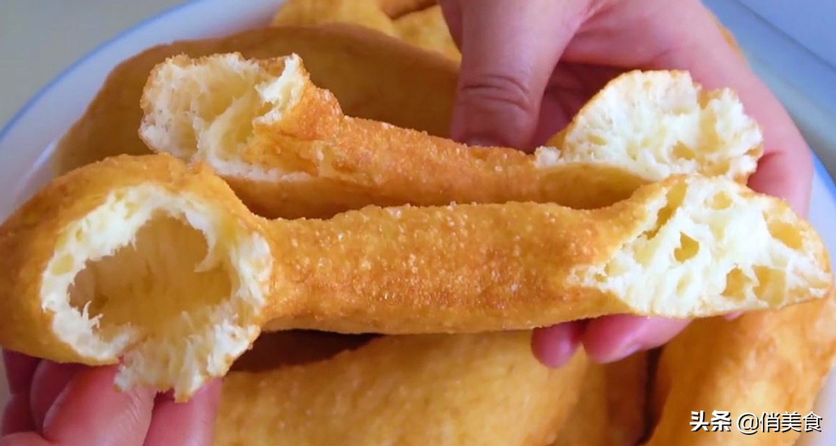 油饼怎样和面才酥软好吃,怎样做油饼和面才松软好吃