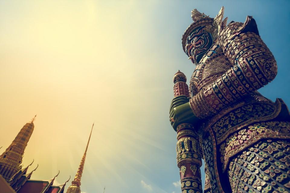 泰国曼谷夜生活攻略,泰国曼谷王权免税店购物攻略