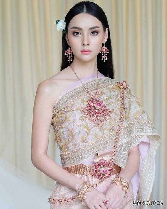 泰国的民族服装是怎么样的,泰国传统服装泰服