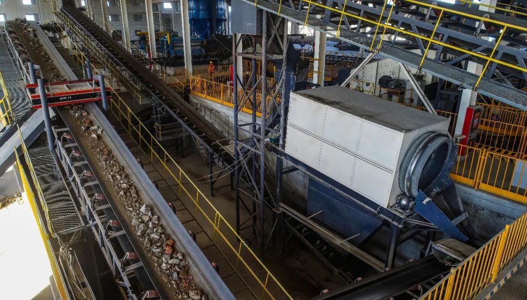 建筑渣土分类回收利用,建设者渣土变废为宝