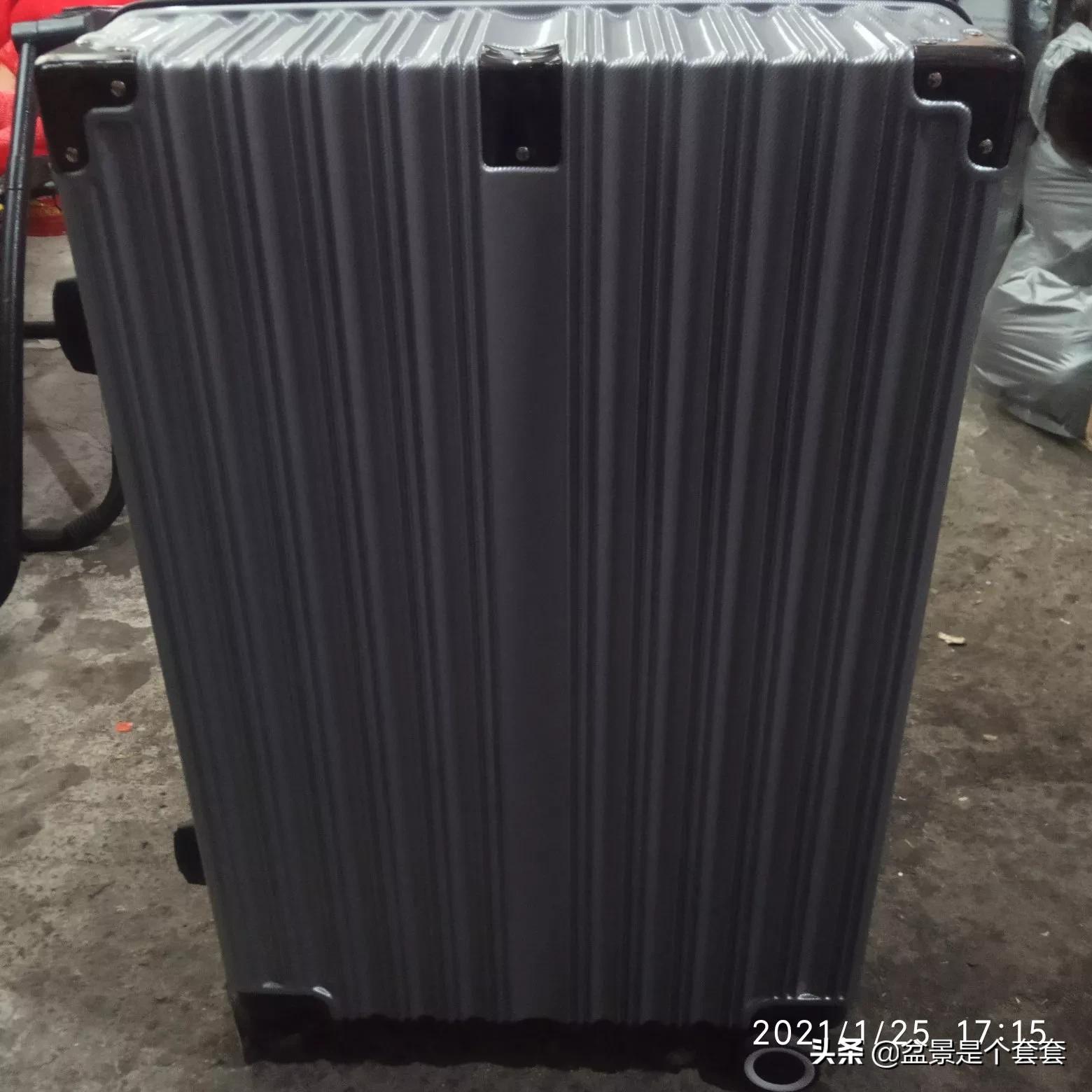 新秀丽旅行箱怎么开锁,旅行箱的开锁键在哪里开