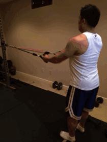 健身房关门半个月不练,健身不带弹力绳子