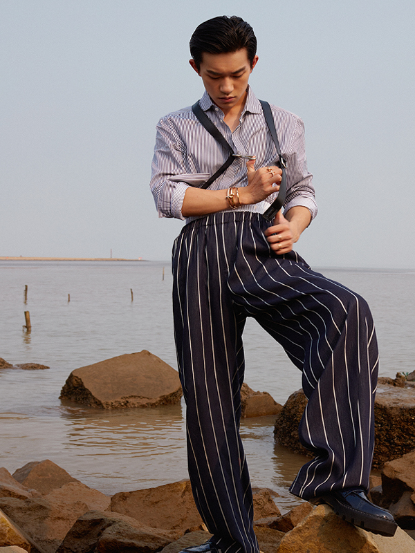 阿玛尼全球代言人易烊千玺口红,易烊千玺是第一个代言瑞幸的吗