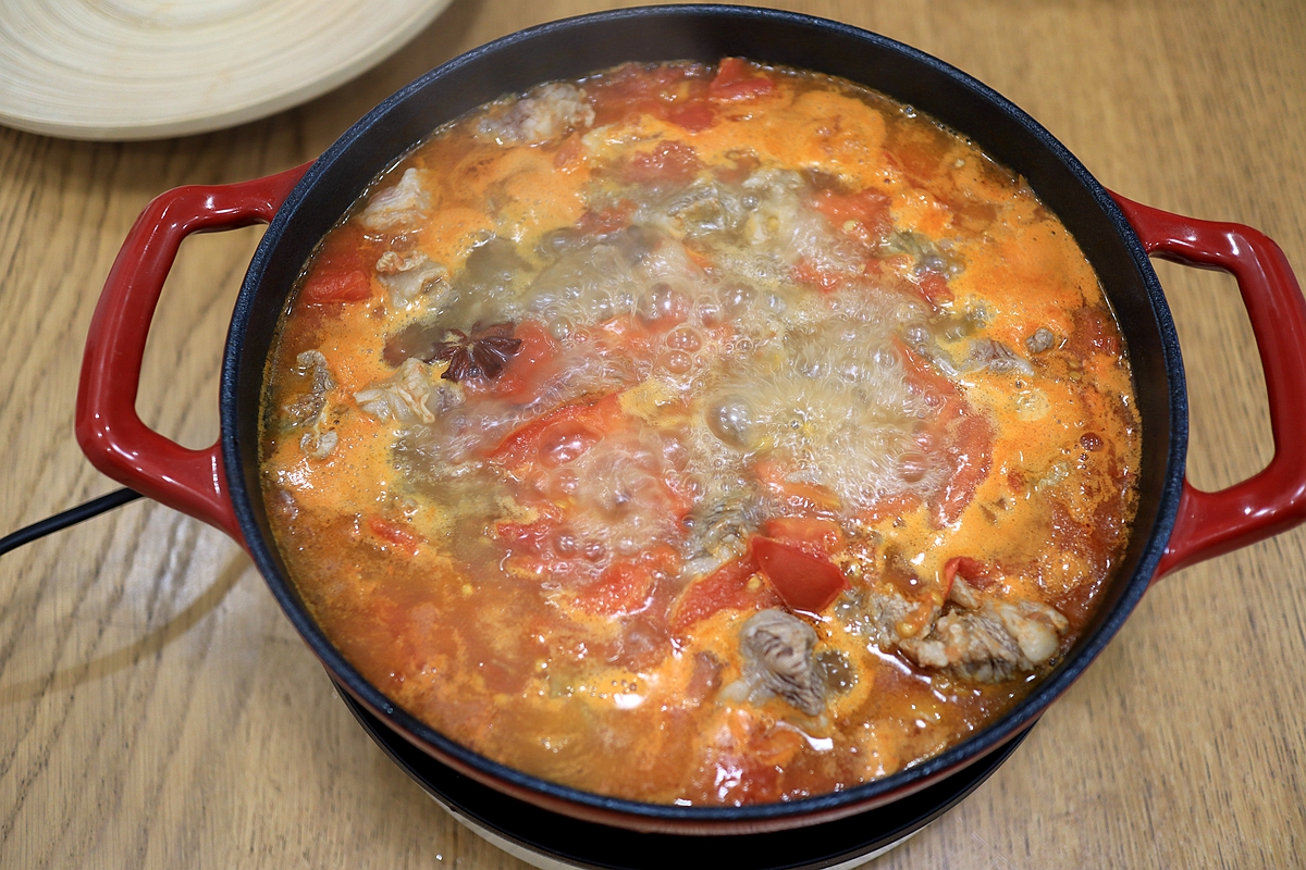 清炖牛肉的最正宗炖法番茄炖牛肉,番茄炖牛肉爽口营养味美开胃