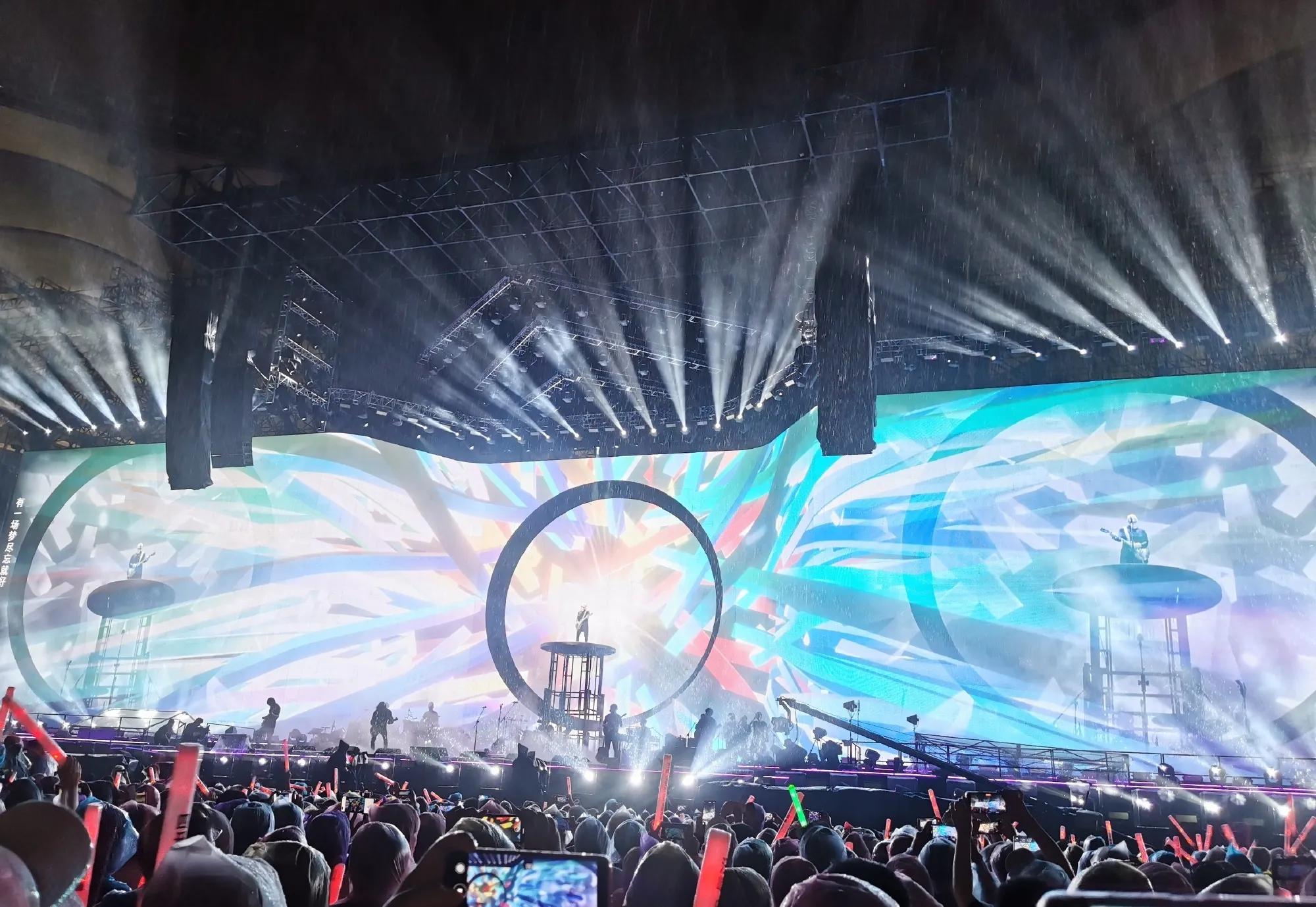 2019年汪峰演唱会当我想你的时候,汪峰演唱会观众落泪