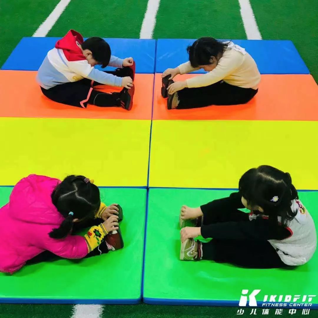 科学有效的拉伸运动,科学拉伸肌肉腿的动作