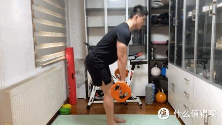 杠铃健身正确训练方法,新手健身怎样利用杠铃训练