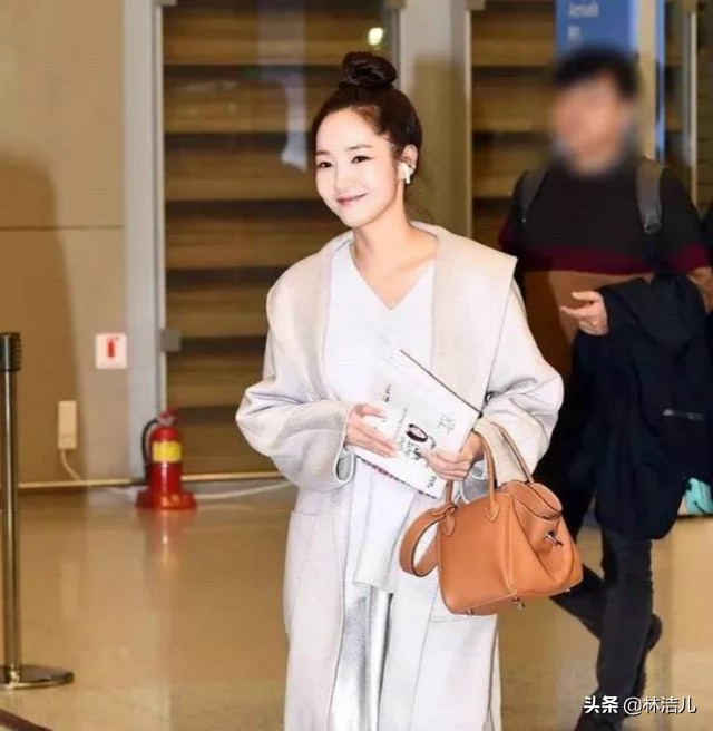 欧阳娜娜推荐的迷你包包,欧阳娜娜平价同款包包