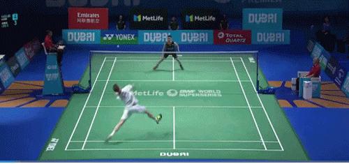 怎么区分羽毛球菜鸟和高手,球场上怎么区分高手和菜鸟