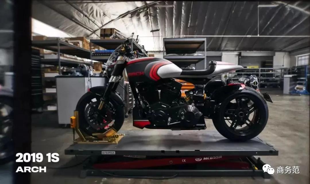 基努里维斯爱上一个流浪汉的电影,基努里维斯40岁