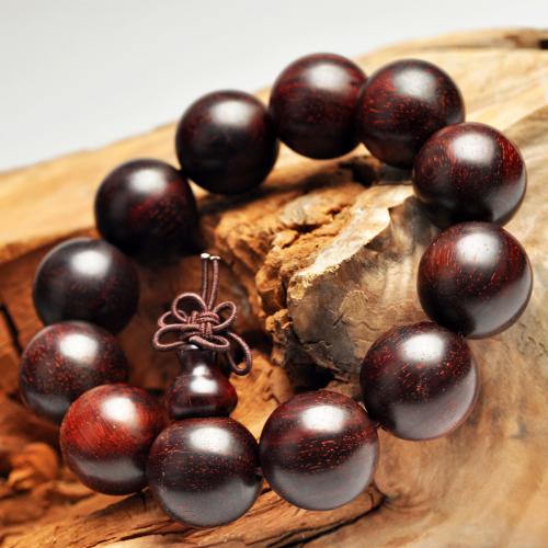 文玩手串是工艺品,值得收藏的小叶紫檀手串