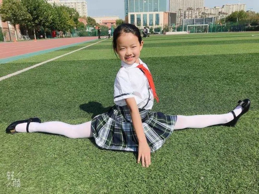 实验学校花球啦啦操,天津泰达国际学校啦啦操