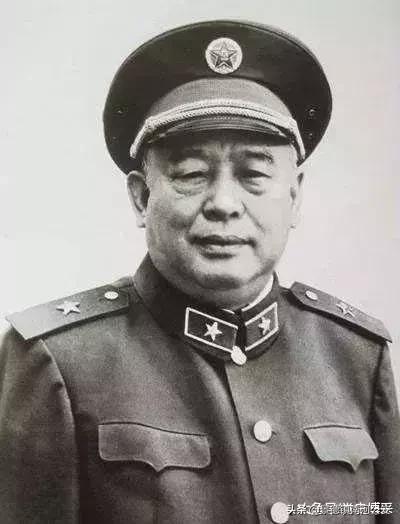 唯一担任过副总理的开国中将，毛*东泽**称其为帅才，周恩来苦撑危局的左膀右臂