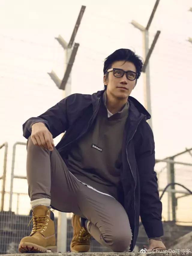 李现200斤未p照片曝光：你以为的腹肌男神，其实是自律狂魔