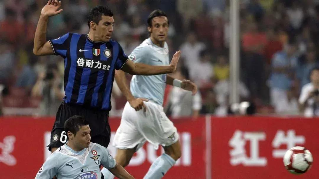 足球新赛季球衣宣传片,足球球衣广告