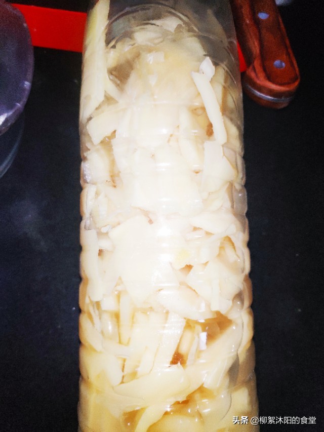 酸笋炒什么最下饭好吃,酸笋炒什么好吃一点