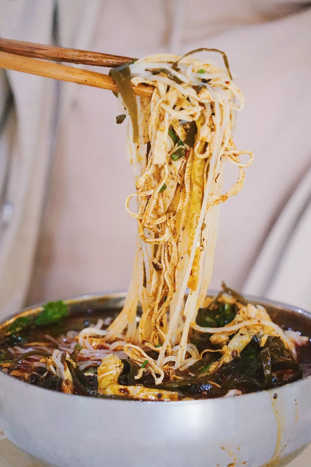 西安必吃的15家超好吃的米线合集,西安最有名的九家米线