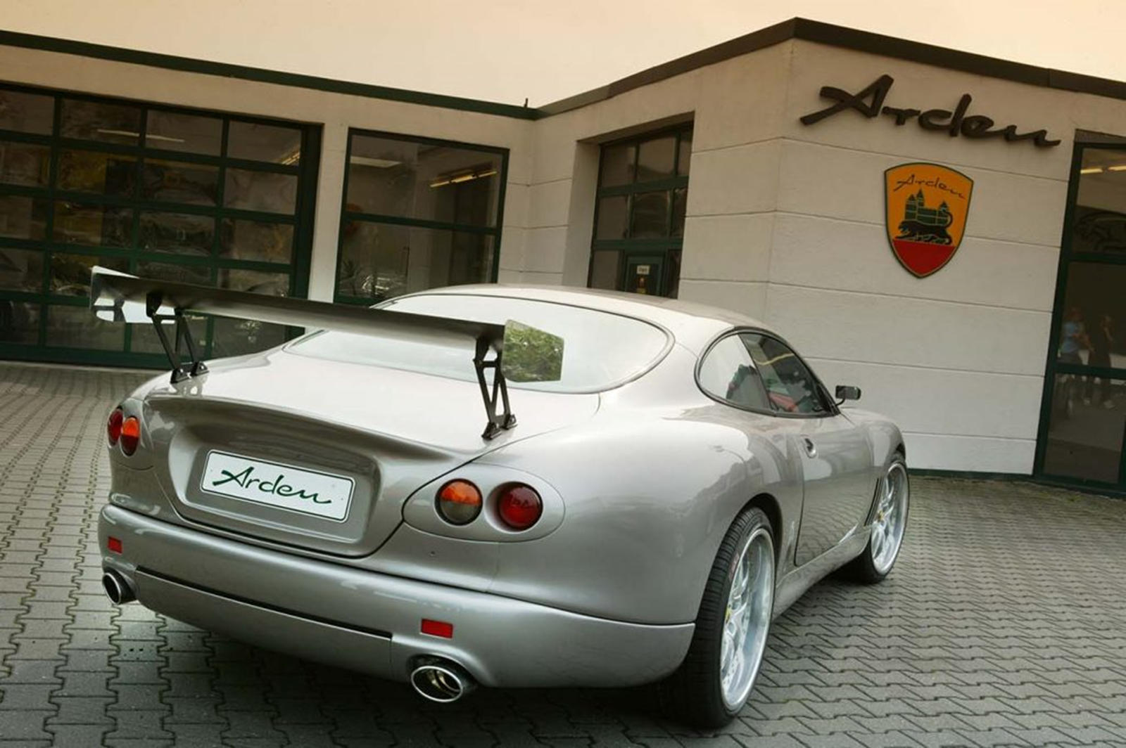 捷豹fpace低配音响改装,捷豹f-pace改装后排后移