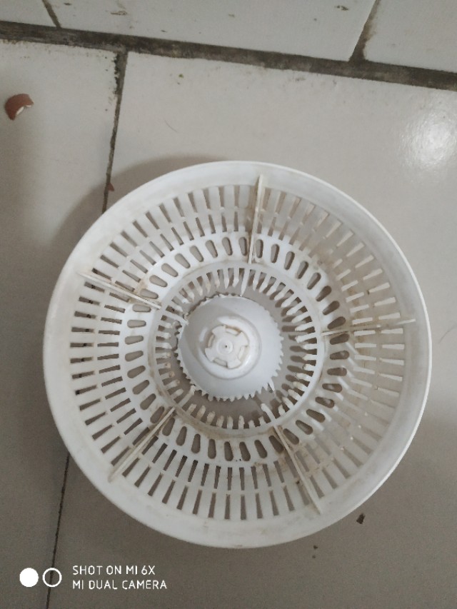 拖把桶改造钓鱼神器,废旧塑料桶改拖把池