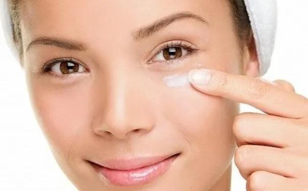 眼部周围的脂肪粒用什么眼霜,眼部周围脂肪粒喝什么中药