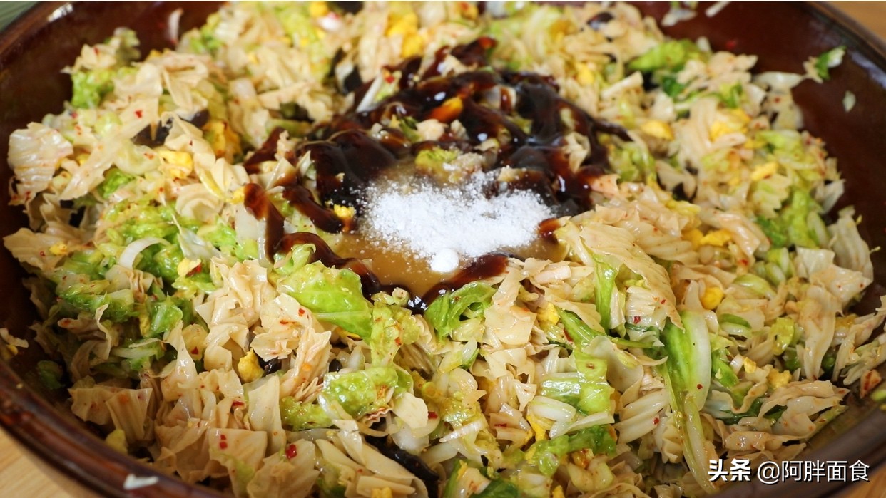 多用这菜调包子馅，多用这面擀包子皮，孩子吃促消化，成人吃减肉