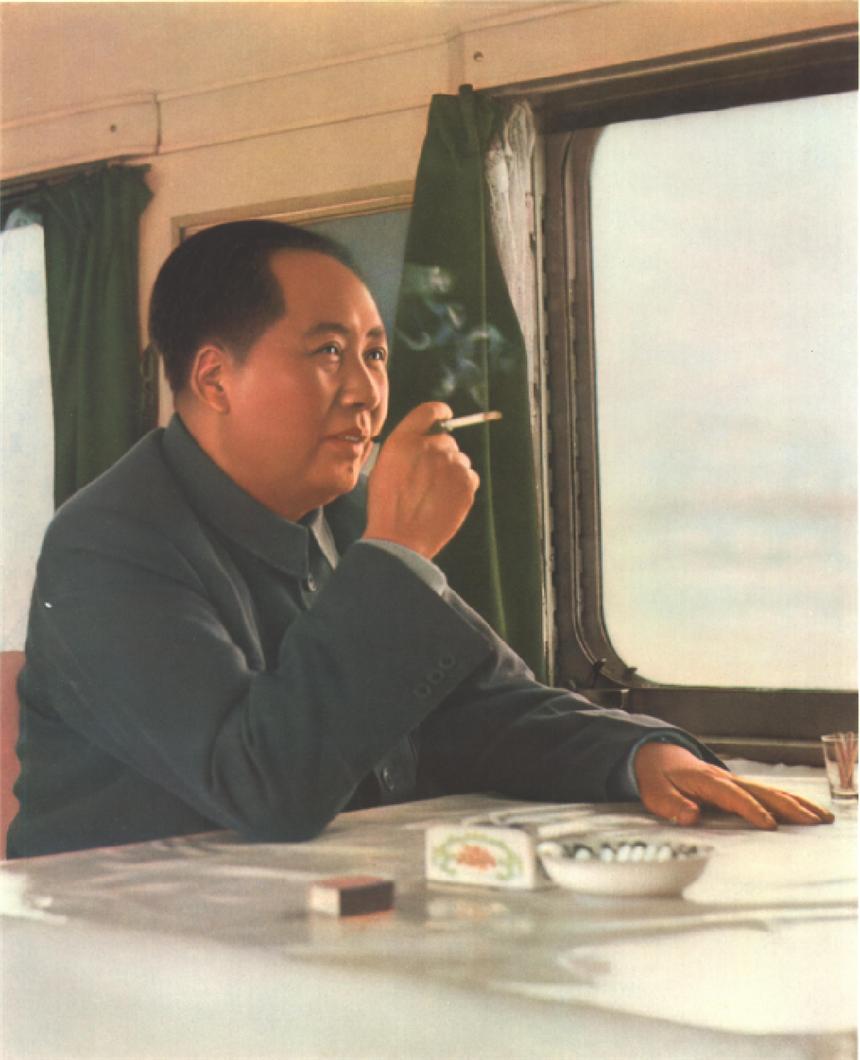 *先念李**开会抽雪茄，毛主席接过一根问：好烟怎么不早点拿出来给我