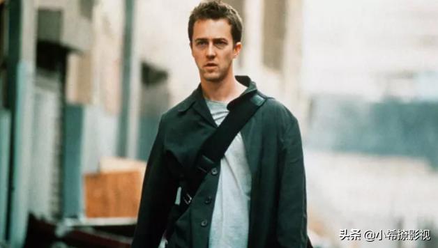 爱德华诺顿为何被抛弃演绿巨人,爱德华诺顿为什么不演戏了