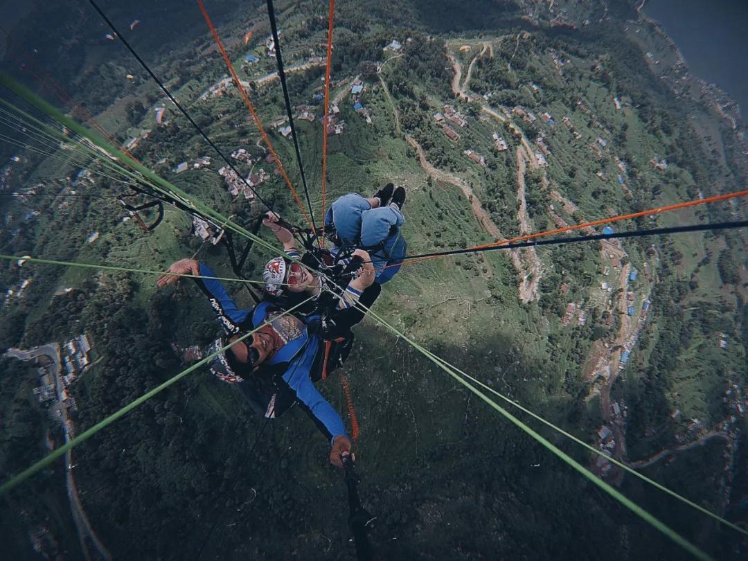 这个微笑国度，见人就夸漂亮，300元就能在天空滑翔