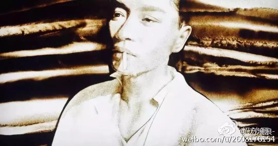 90后小伙手掌画画惊艳众人,神仙手男