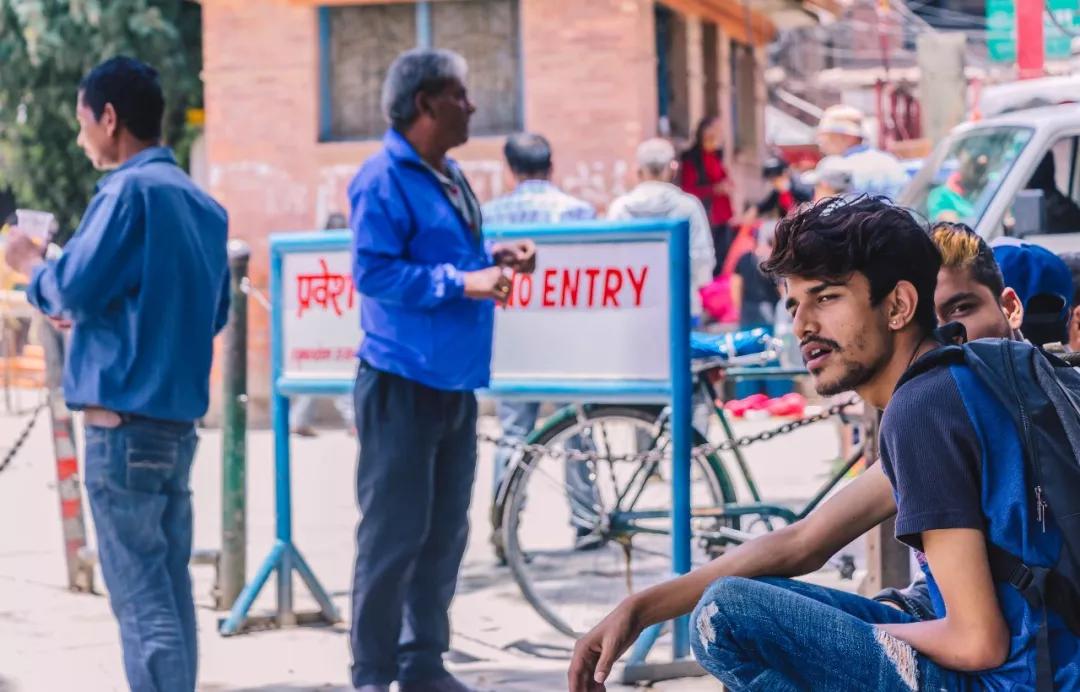 这个微笑国度，见人就夸漂亮，300元就能在天空滑翔