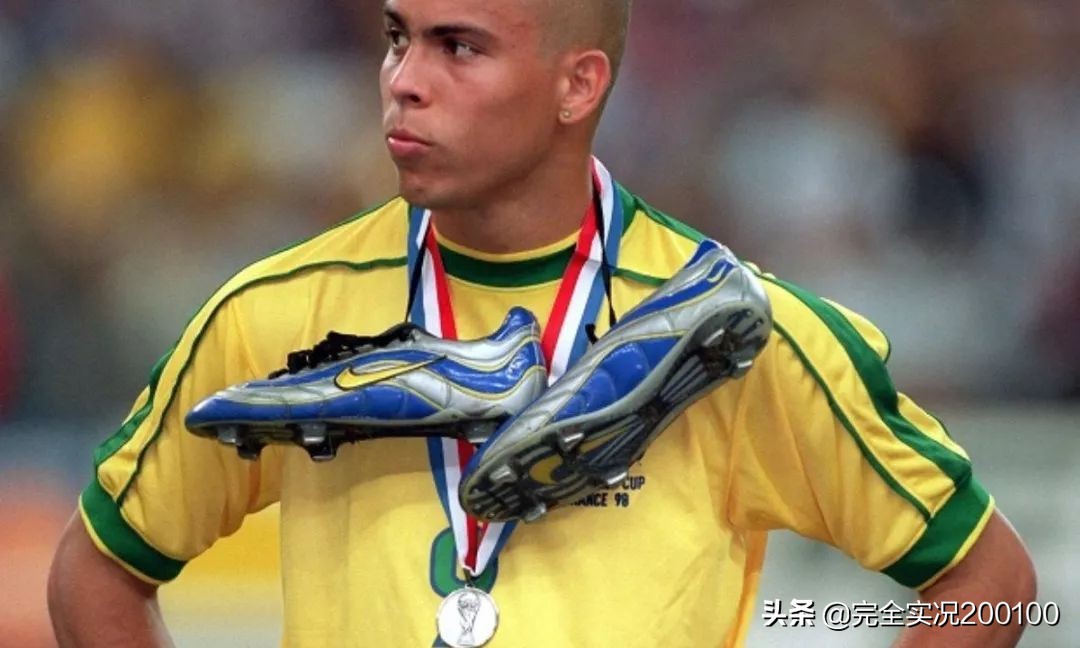 世界男足十大经典阵容,今日男足最新阵容