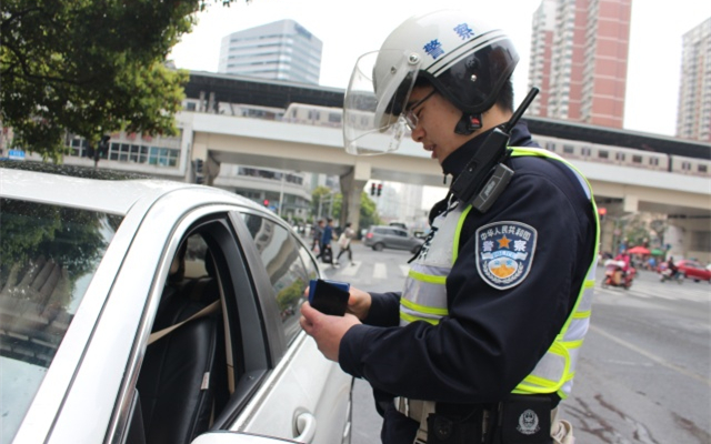 7座车什么驾照可以开,持c1可以驾驶所有9座以下车吗