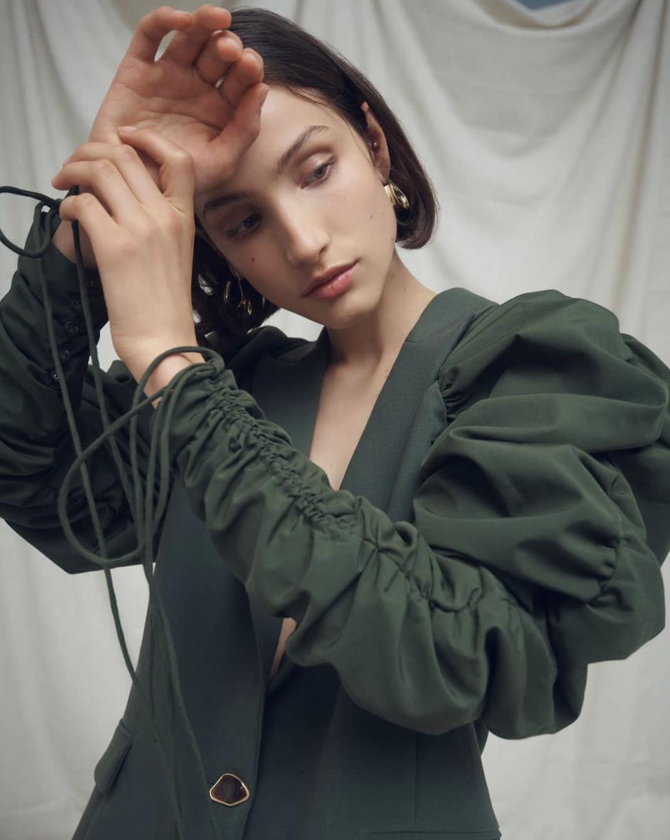 姐不跟你们挤进BM了，我有件更厉害的