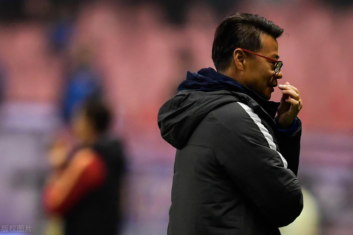 疑惑！“死守反击偷三分”战术三轮拿到四分，但球迷却并不满意