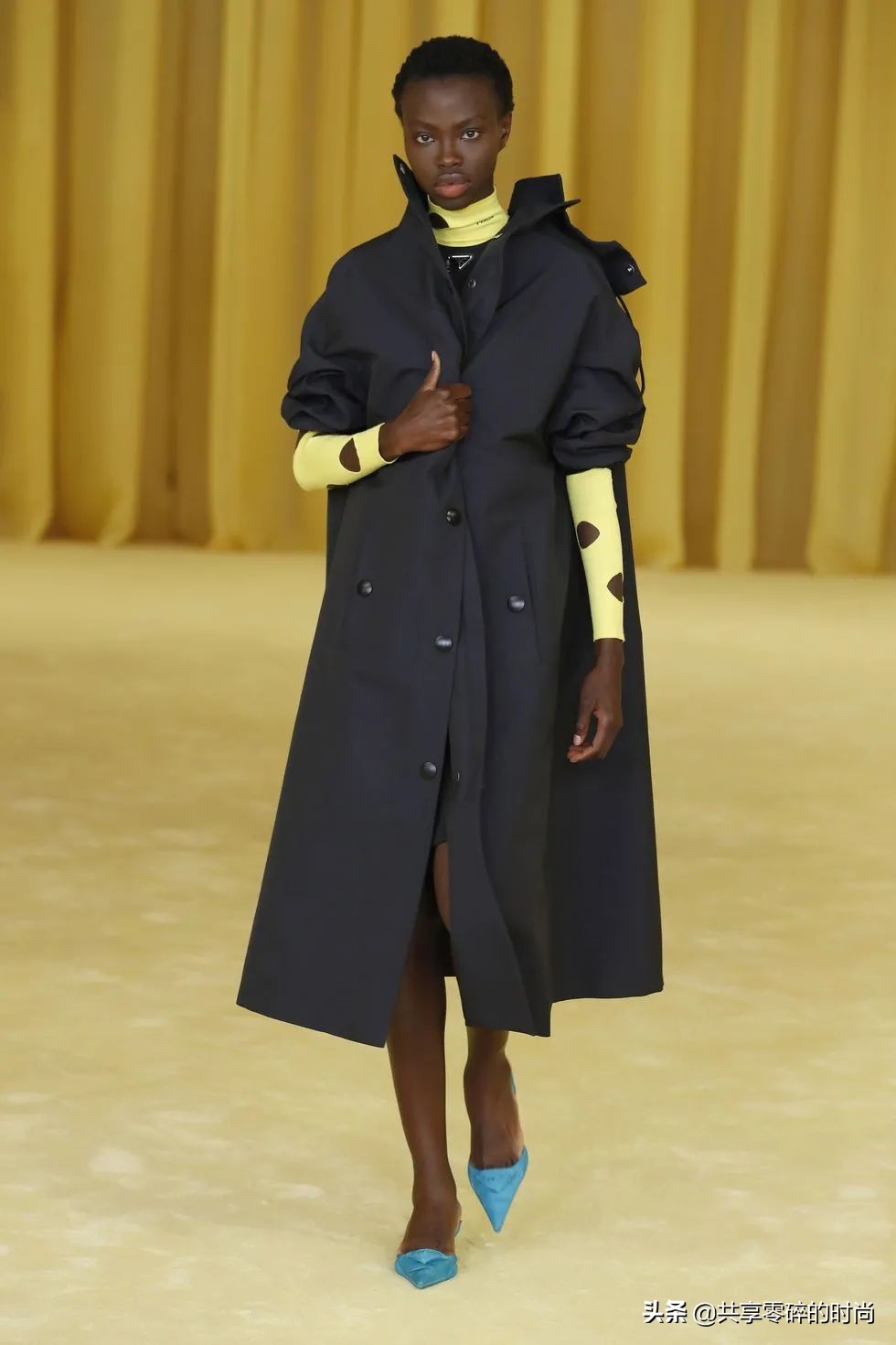 prada普拉达时装秀2018,普拉达prada2022春夏秀场蔡徐坤