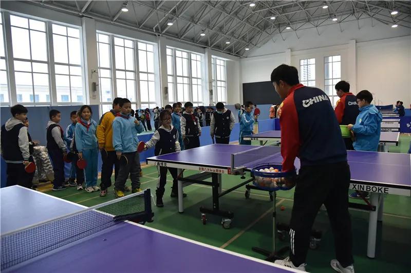 小学有特点的社团活动课,胶州市第六实验小学运动会