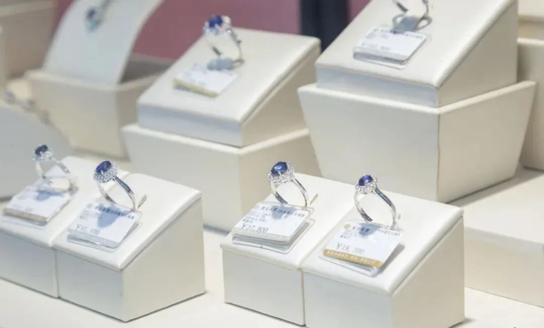 倒计时一天一大波折扣惊喜活动,天河城百货暖冬优惠政策