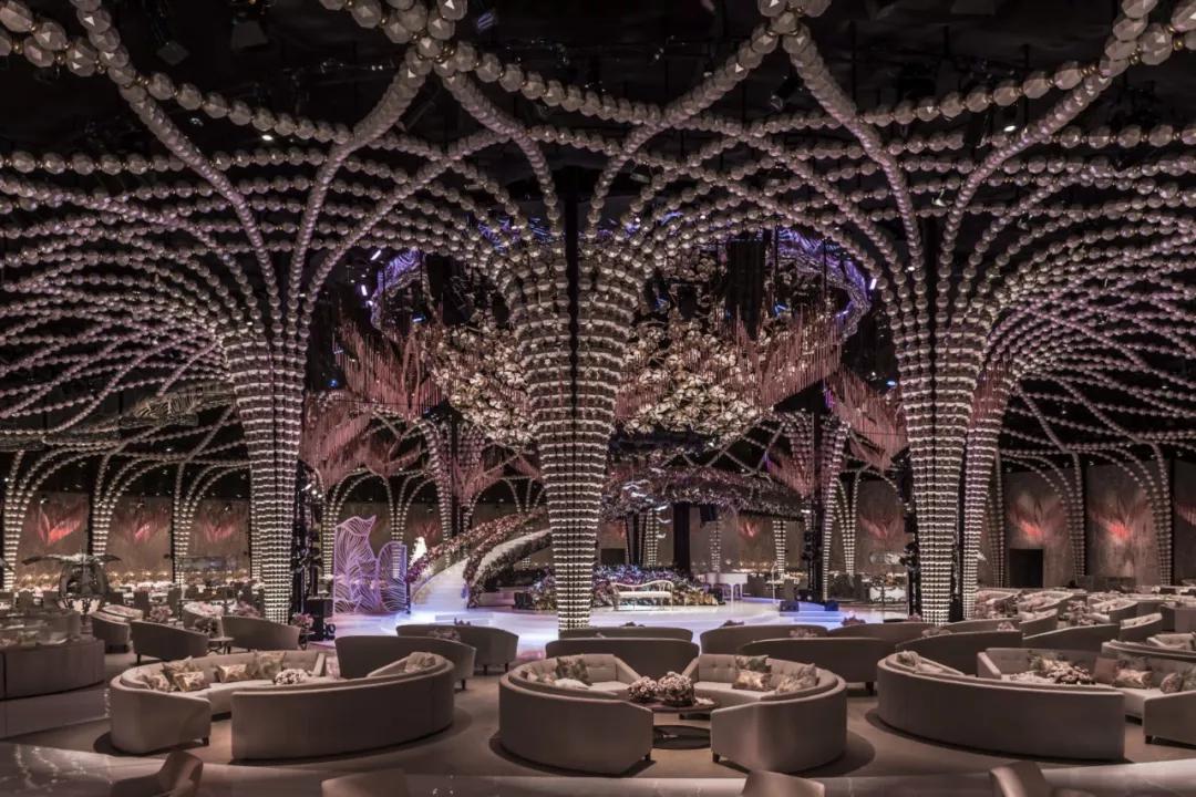 这才是婚礼真正应该有的样子,前院办婚礼后院摆酒席